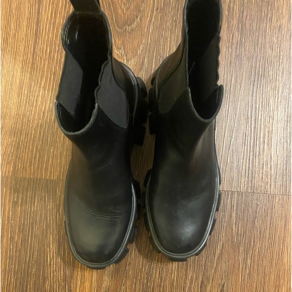 Gianni Bini Chunky Boots! Great for fall! - Picture 9 of 9